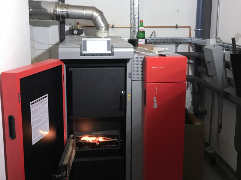 Aus unseren Referenzen: Installation einer Scheitholz/Pelletheizung - Doose GmbH in Kiel