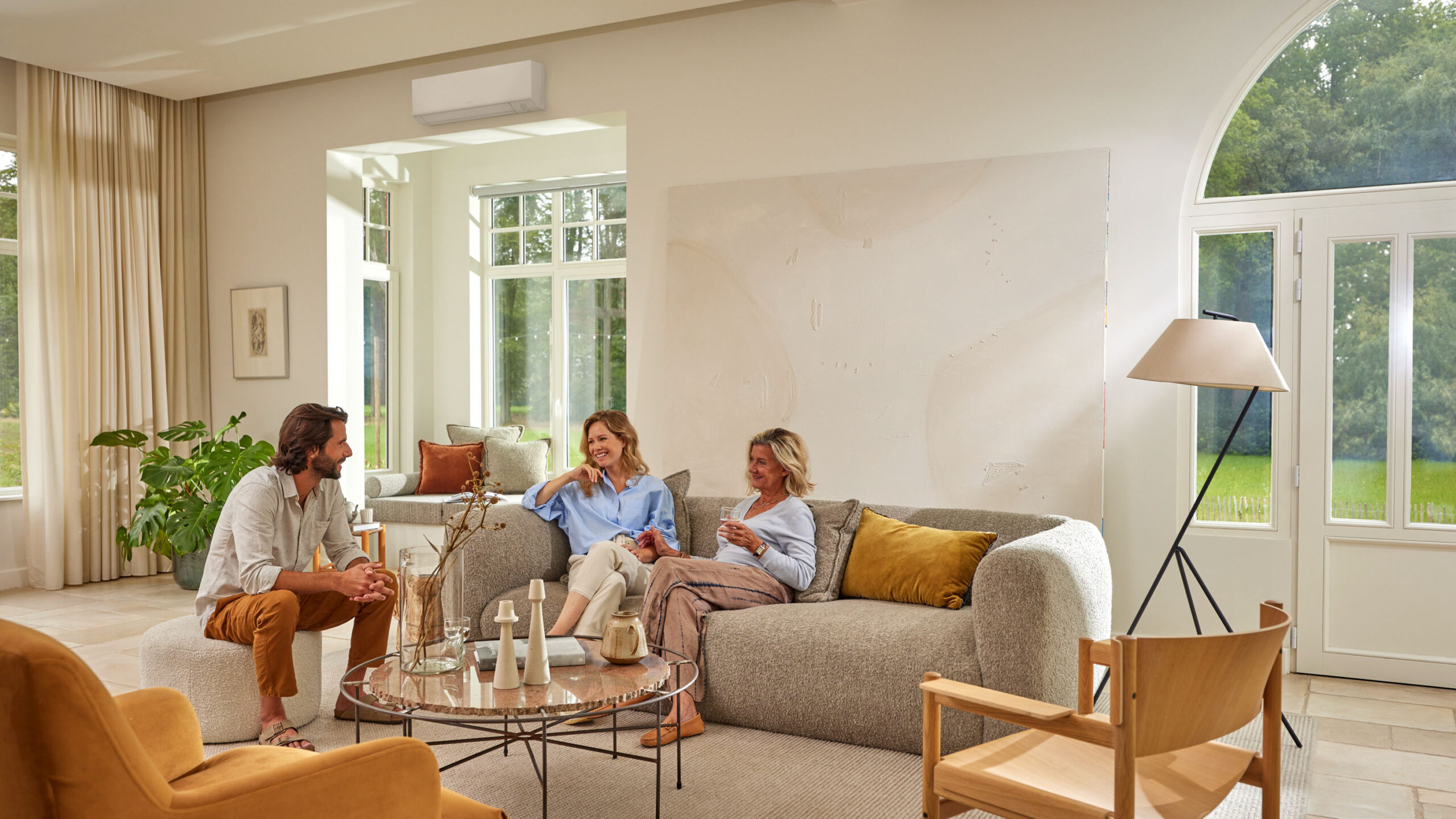 Kühlen Kopf behalten: Klimaanlagen sorgen an heißen Tagen für angenehme Temperaturen im Zuhause. Foto: DJD/DAIKIN
